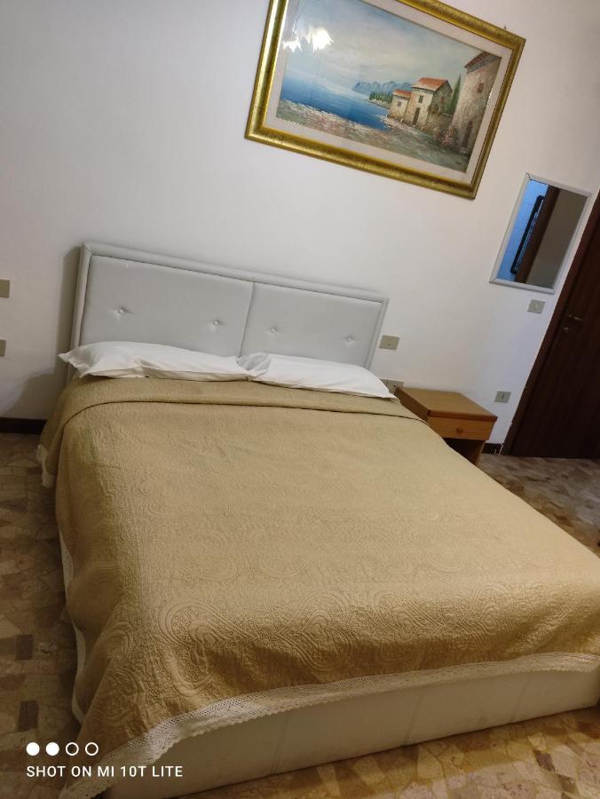 Bed and Breakfast The Caponi Bros Местре Экстерьер фото