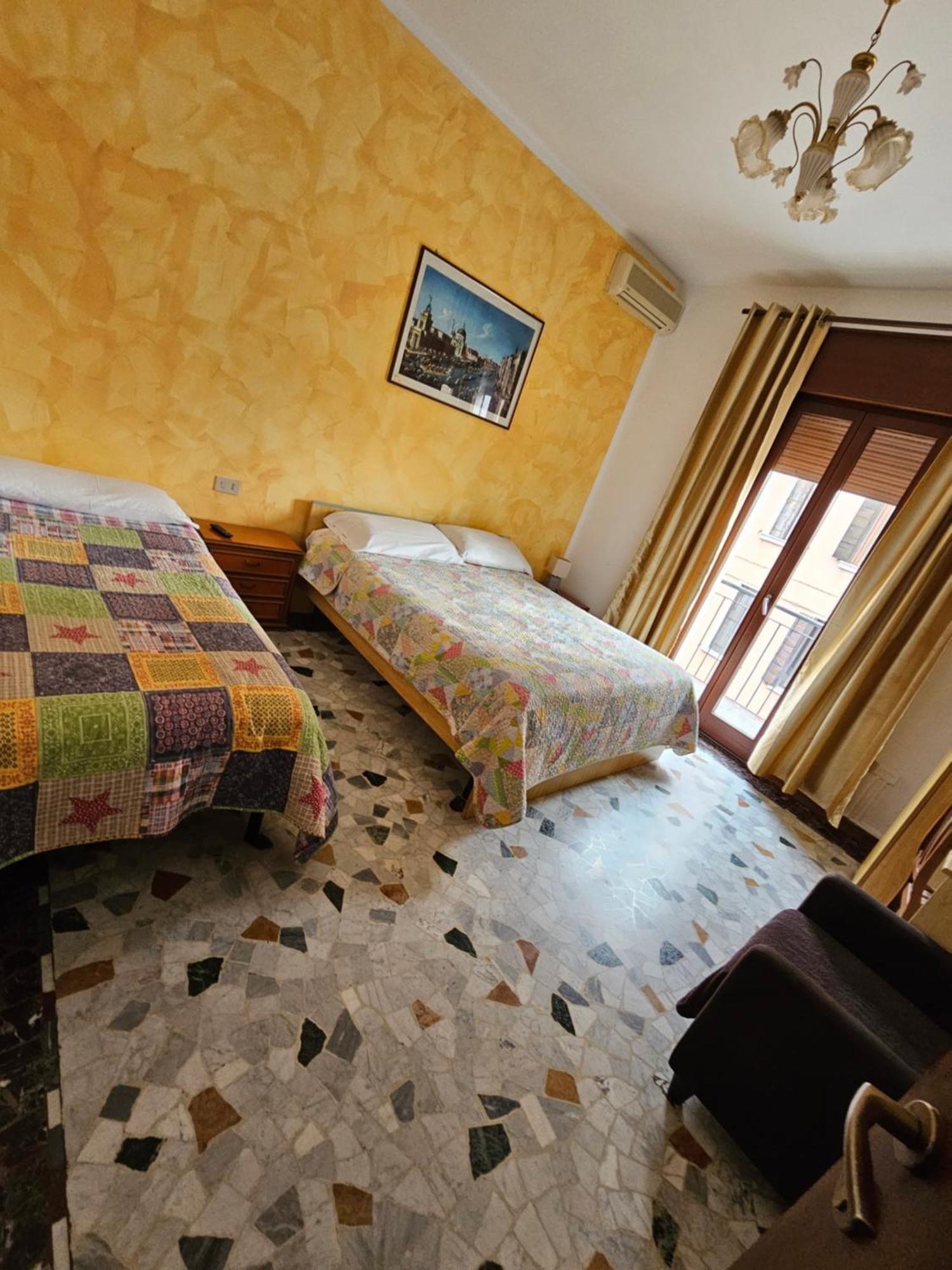 Bed and Breakfast The Caponi Bros Местре Экстерьер фото