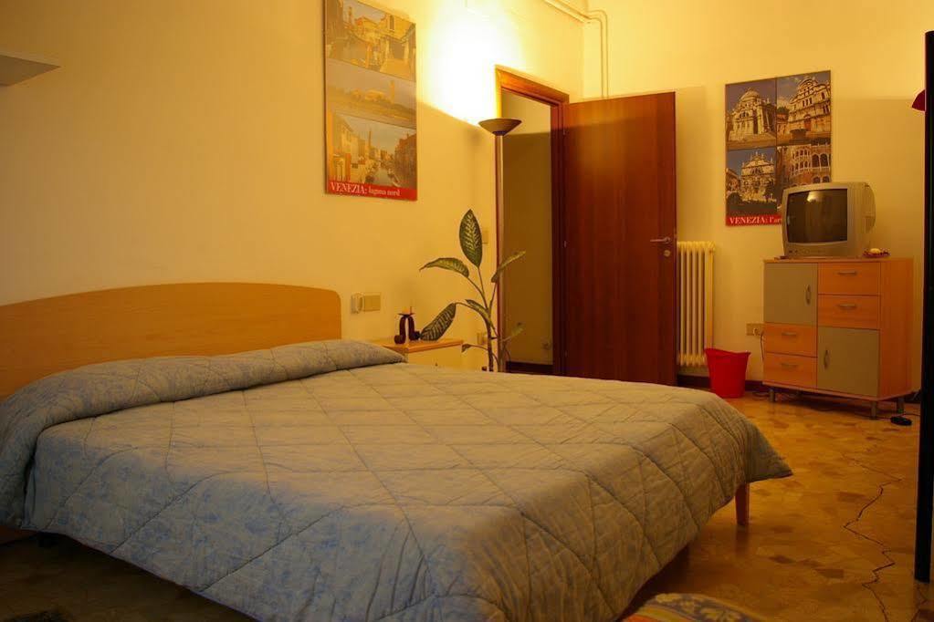 Bed and Breakfast The Caponi Bros Местре Экстерьер фото
